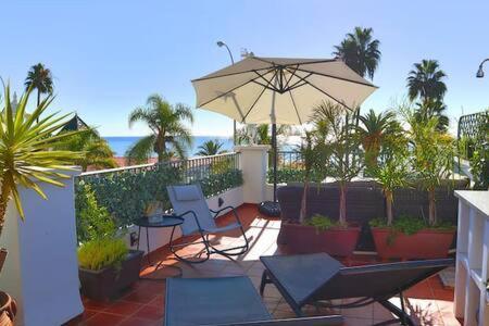 Apartamento En Primera Linea De Playa Nerja Esterno foto